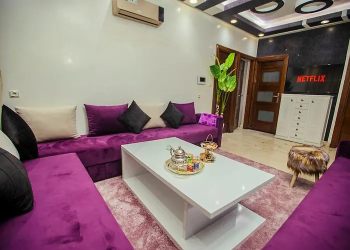 Spacious Moroccan Retreat Near Airport