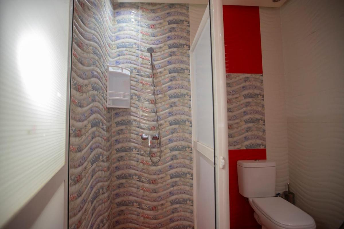 Spacious Moroccan Retreat Near Airport